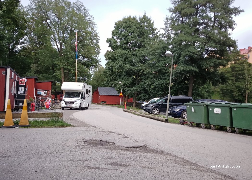 (117 33) Stockholm - 1 Skutskepparvägen — foto