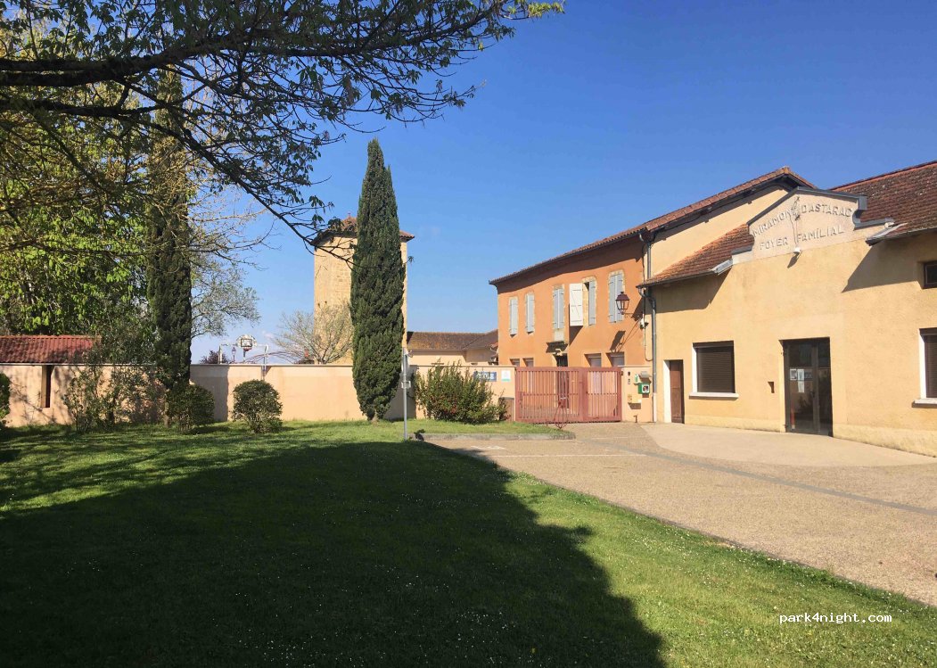 (32300) Miramont-d'Astarac - 2 Place du Village — foto 3