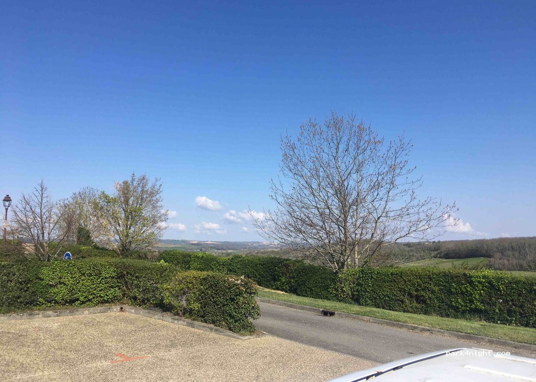 (32300) Miramont-d'Astarac - 2 Place du Village — foto 4