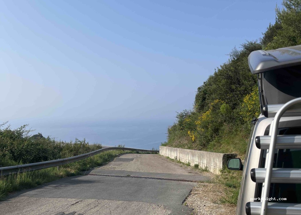 (06500) Menton - 2620-2688 Route de Super Garavan — foto 4