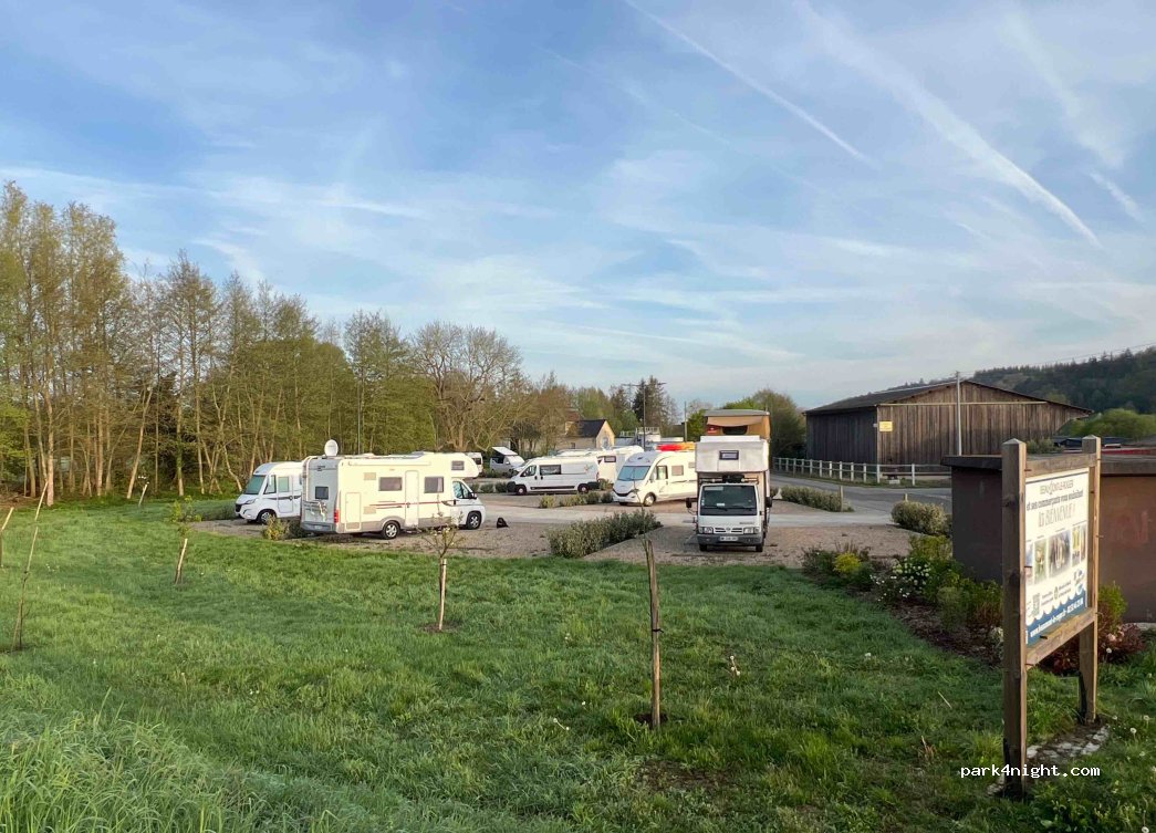 Aire de camping-cars Beaumont-le-Roger — foto 5
