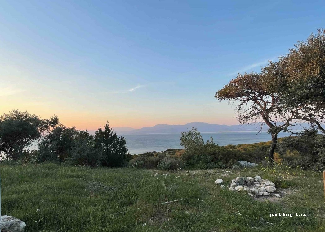 (203 00) Loutraki - Unnamed Road — foto