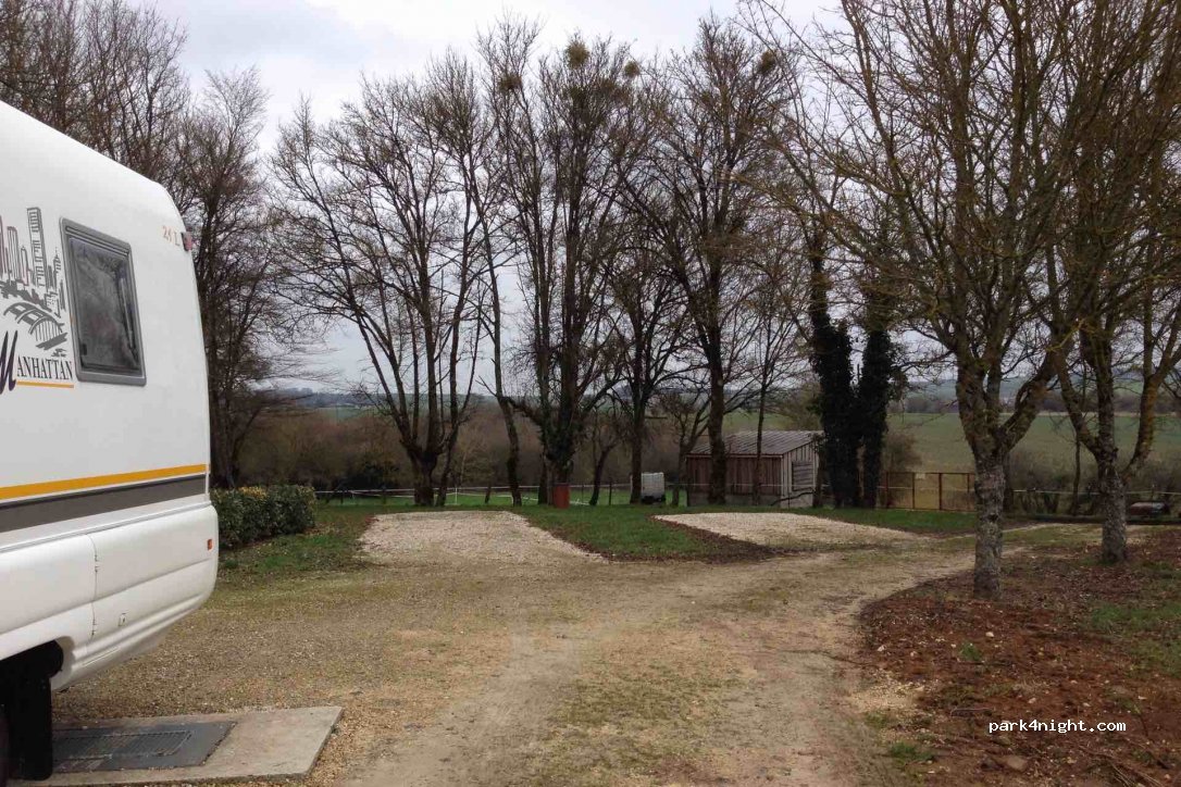 (18250) Montigny - Le Vieux Château — foto