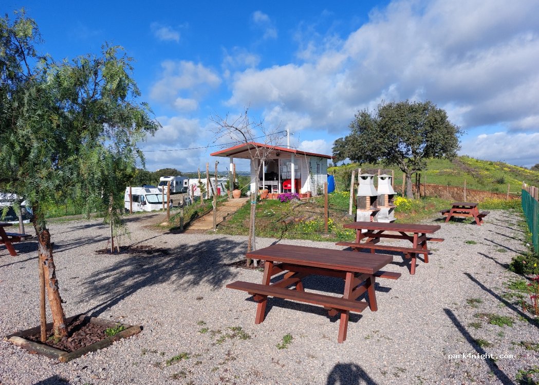 Parque de Caravanas de Altura - Campo e Mar — foto 4