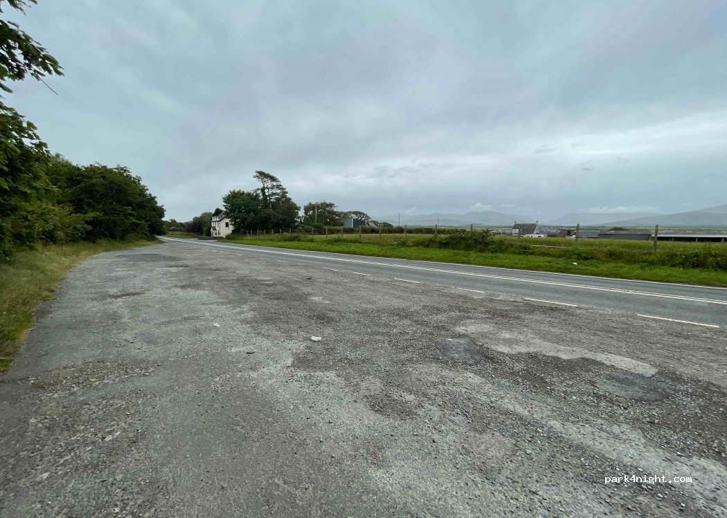 (LL61 6PJ) Wales - a4080 — foto