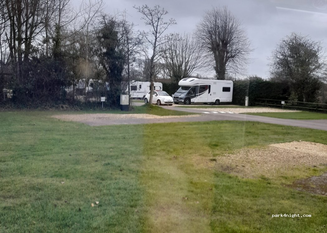Lytton Lawn Touring Park — foto