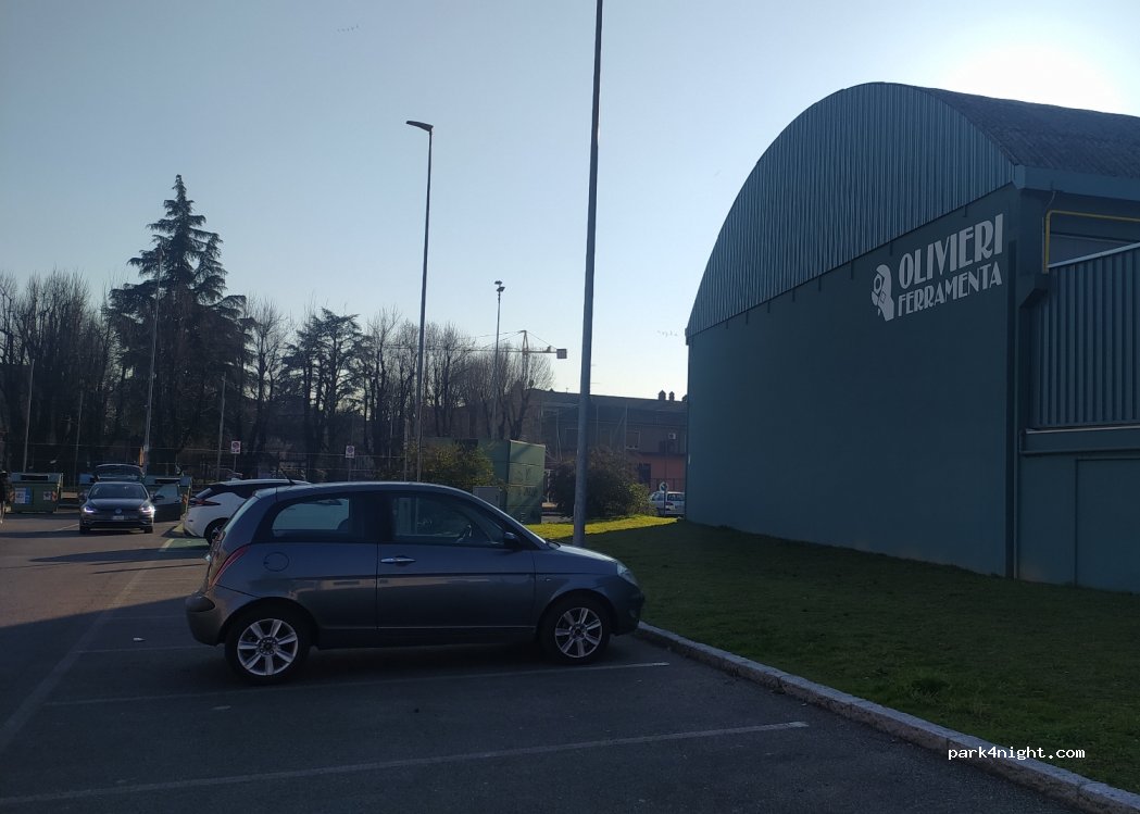 (29015) Castel San Giovanni - 1 Via I Maggio — foto 2