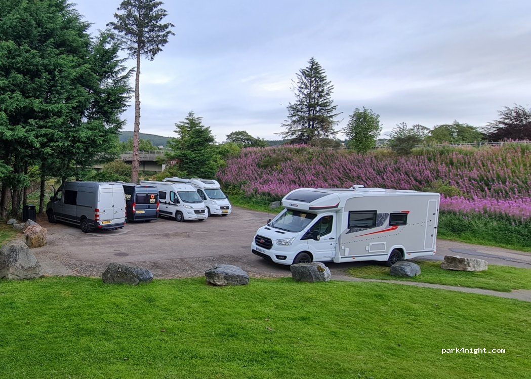 (AB38 9ST) Aberlour - Unnamed Road — foto 2