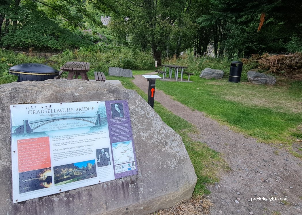 (AB38 9ST) Aberlour - Unnamed Road — foto 3