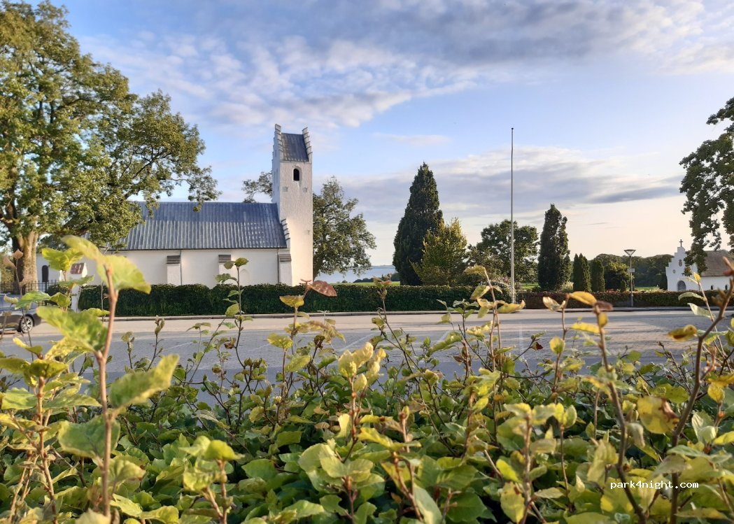 (8410) Rønde - 2 Kirkebakken — foto 3