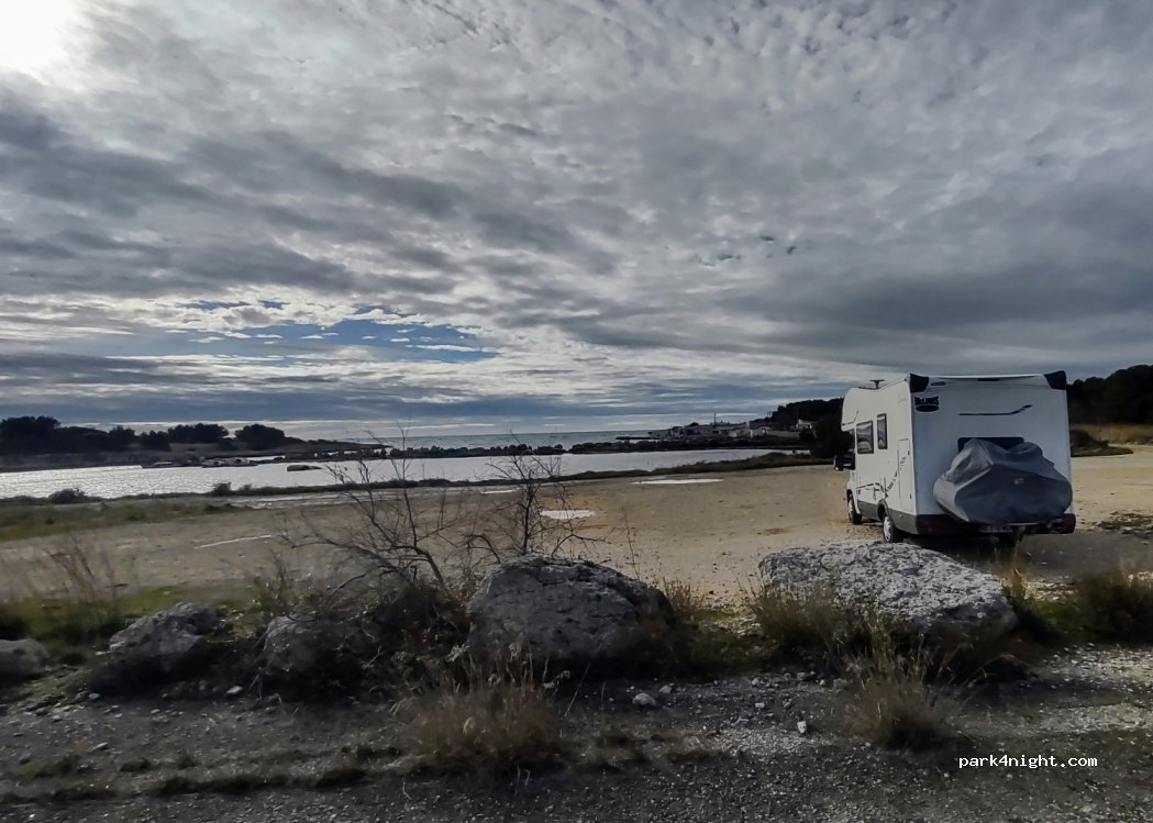 (13117) Martigues - Unnamed Road — foto
