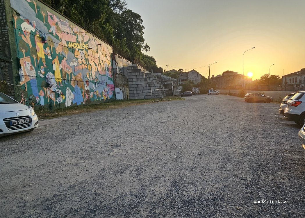 (16000) Angoulême - 107 Avenue de Cognac — foto 2
