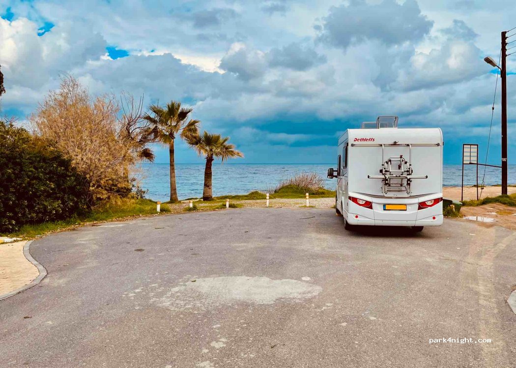(0090) Kyrenia - NESET IKIZ STREET 15 — foto