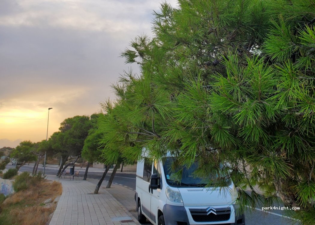 (03540) Alicante (Alacant) - 6 Camino del Faro — foto
