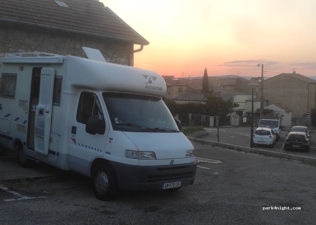 (26780) Châteauneuf-du-Rhône - 100 Montée de la Molle — foto