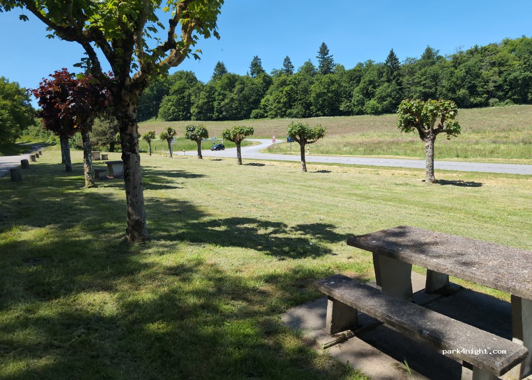 (23200) Saint-Amand - Unnamed Road — foto