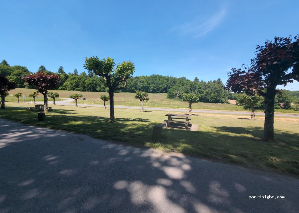 (23200) Saint-Amand - Unnamed Road — foto 2