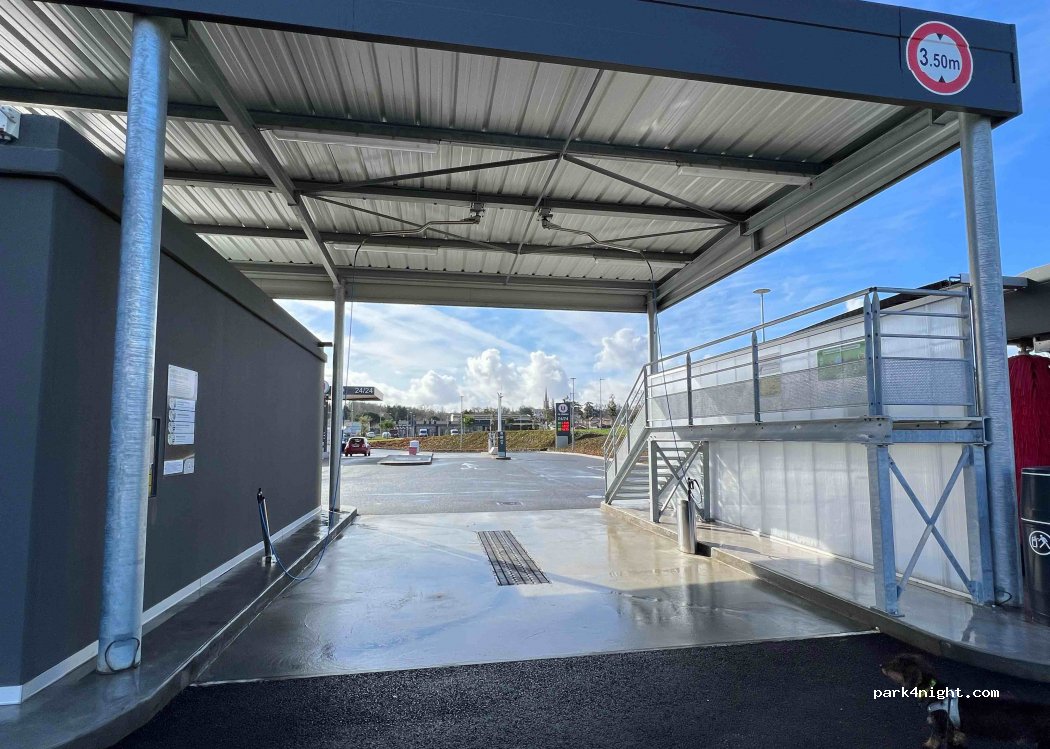 (33420) Génissac - 50 Route du Stade — foto 4