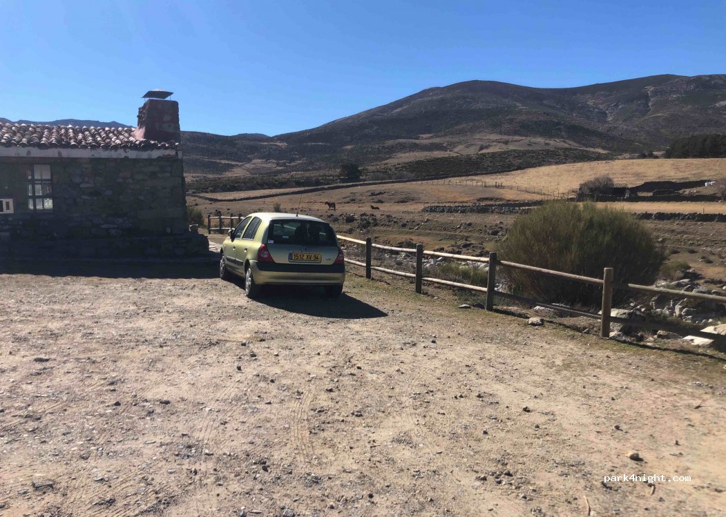 (05634) Hoyos del Collado - Unnamed Road — foto 3