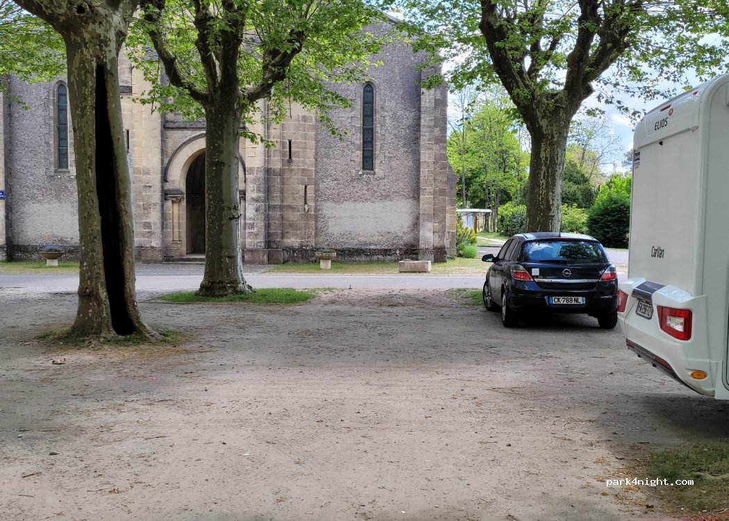 (40430) Luxey - 1 Place Saint-Roch — foto 2