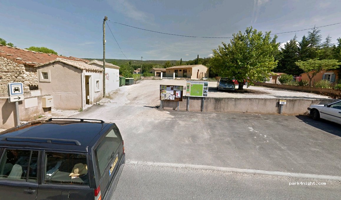 (84490) Saint-Saturnin-lès-Apt - 773 D2 — foto