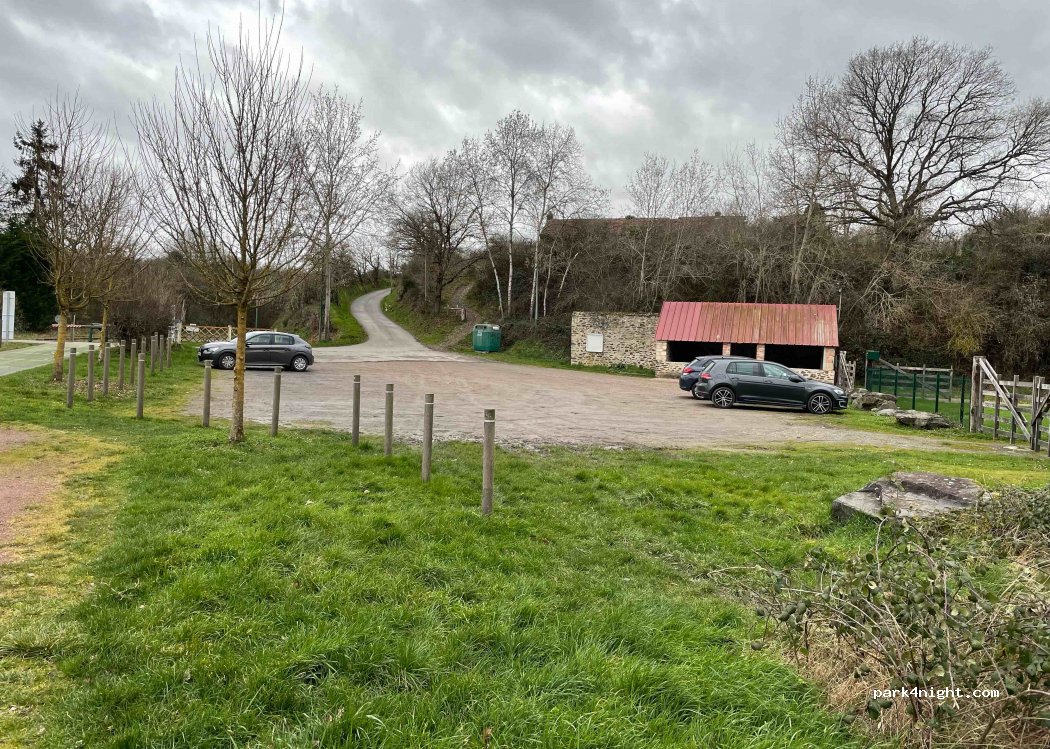 (14210) Maizet - Unnamed Road — foto
