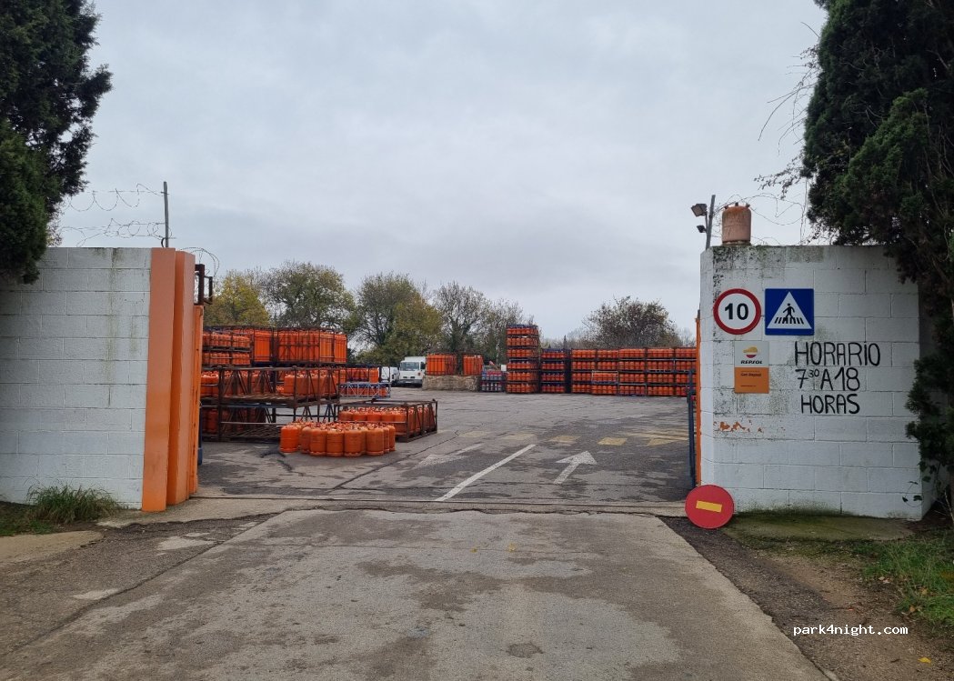 (17600) Figueres - Carretera de Vilabertran a Vilatenim — foto