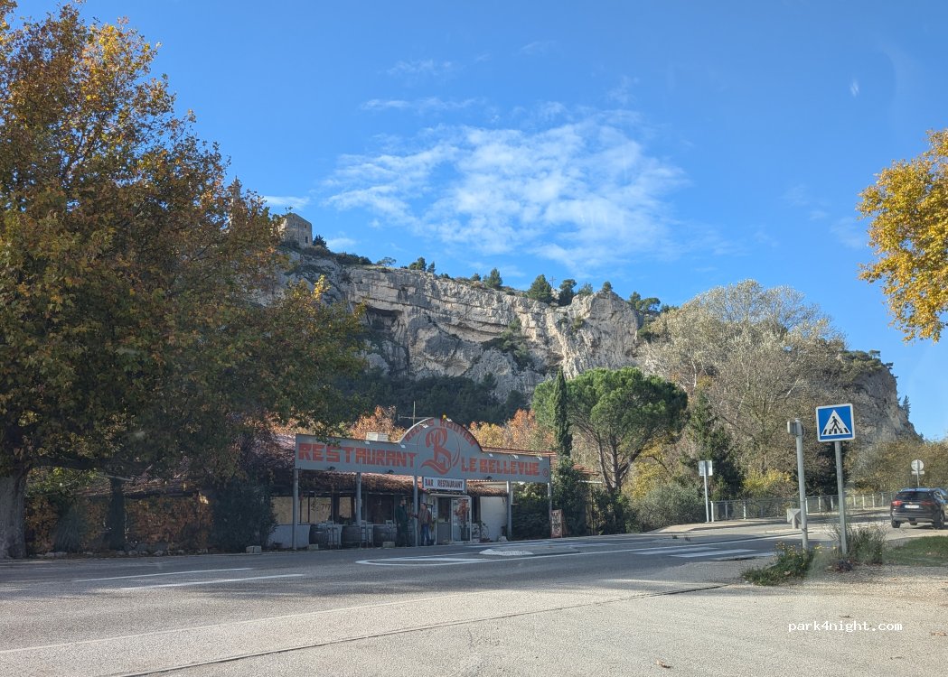 (13660) Orgon - Rte de Senas — foto