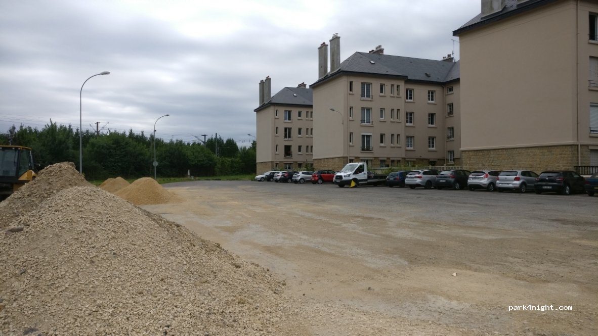 (08000) Charleville-Mézières - 19 Rue Louis Fraison — foto 2