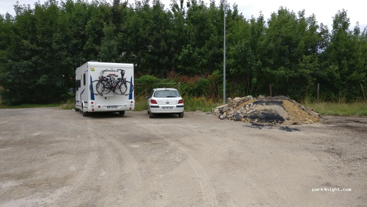 (08000) Charleville-Mézières - 19 Rue Louis Fraison — foto 3