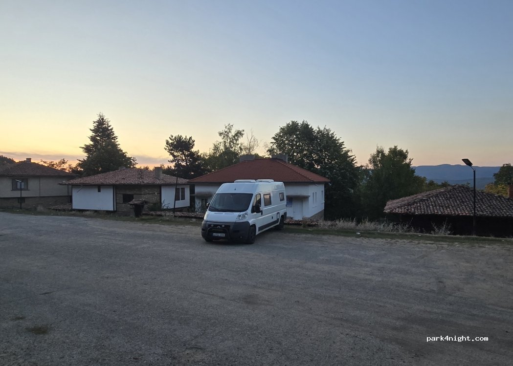 (8988) Zheravna - Unnamed Road — foto 3