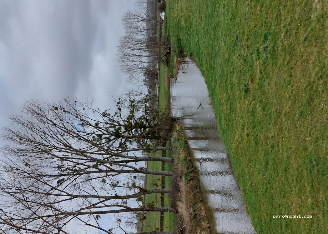 (71120) Lugny-lès-Charolles - D270 — foto 2