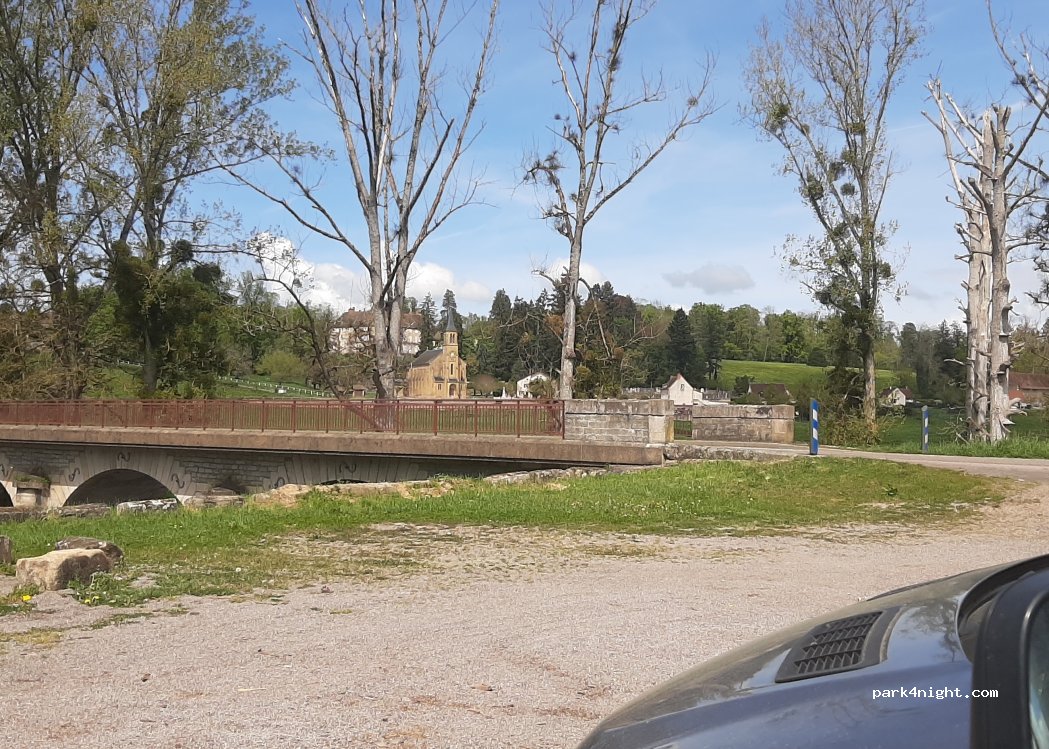 (71120) Lugny-lès-Charolles - D270 — foto 4