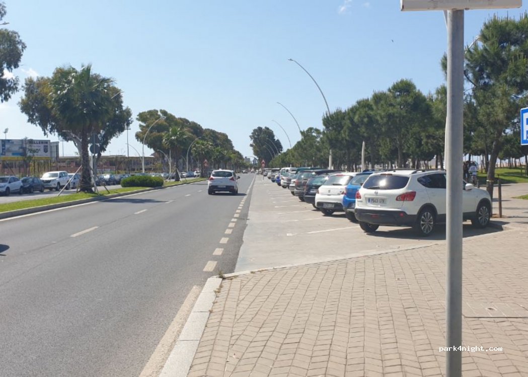 (21001) Huelva - Av. del Decano del Futbol Espanol — foto 2