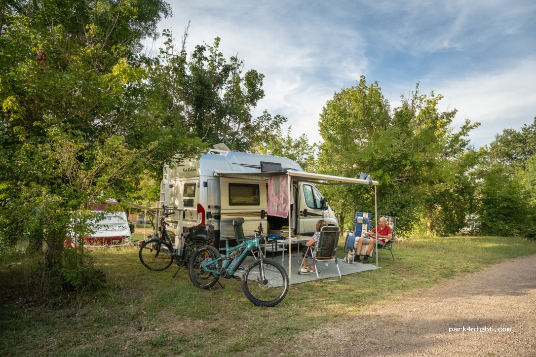 Camping Huttopia Pays de Cordes sur Ciel — foto 2