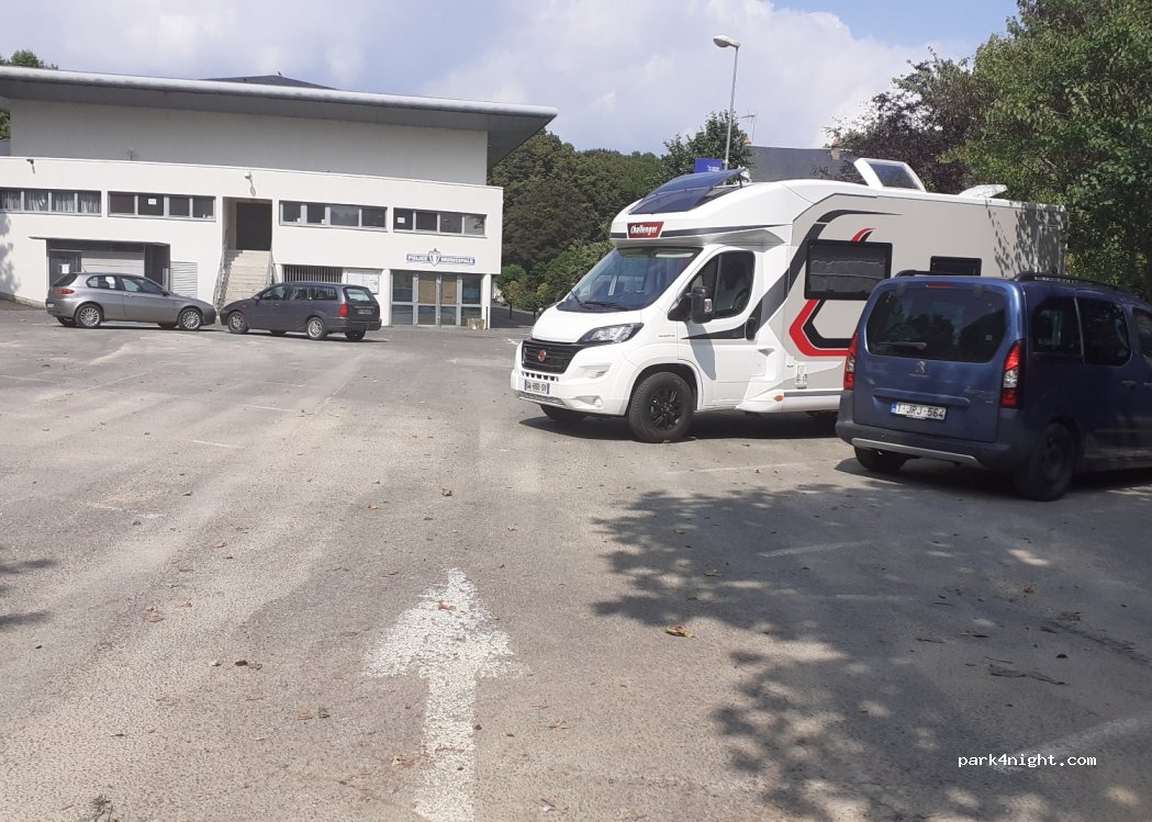 (37600) Loches - 14-18 Avenue des Bas Clos — foto 3