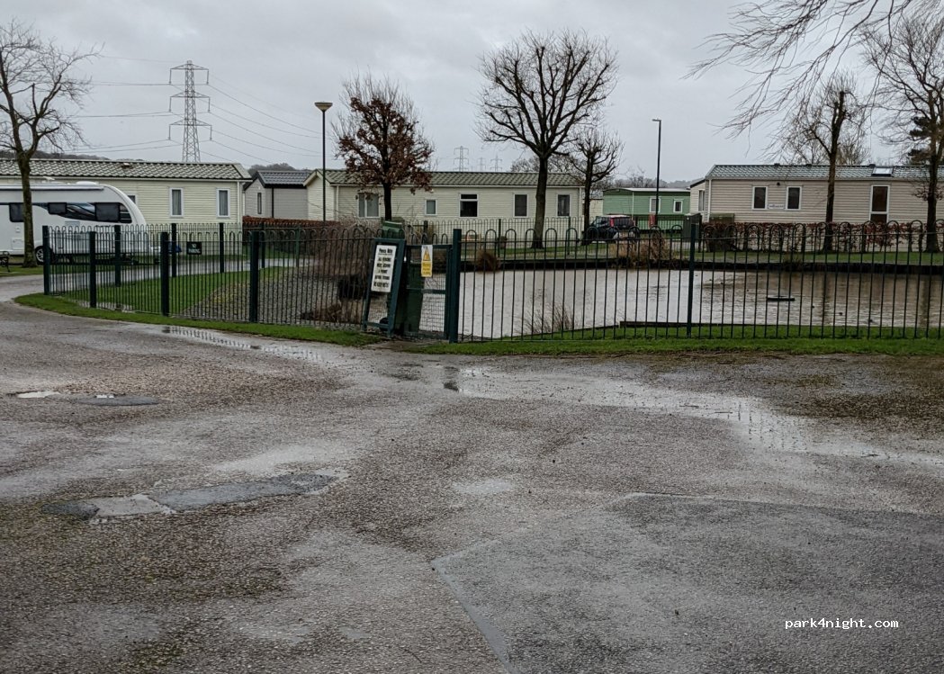 Claylands Caravan Park — foto