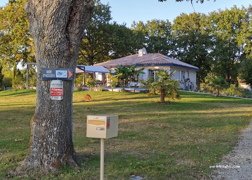(85000) Mouilleron-le-Captif - La Maçonnerie — foto 2