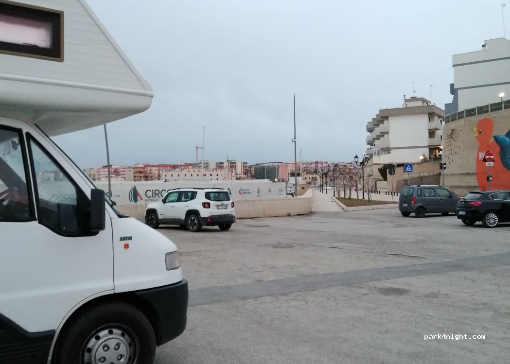 (76011) Bisceglie - 35 Via Salnitro — foto 2
