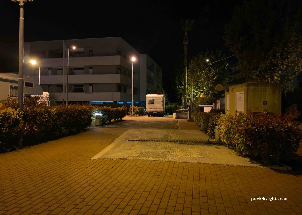 Area Di Sosta Camper Ruvo — foto 3