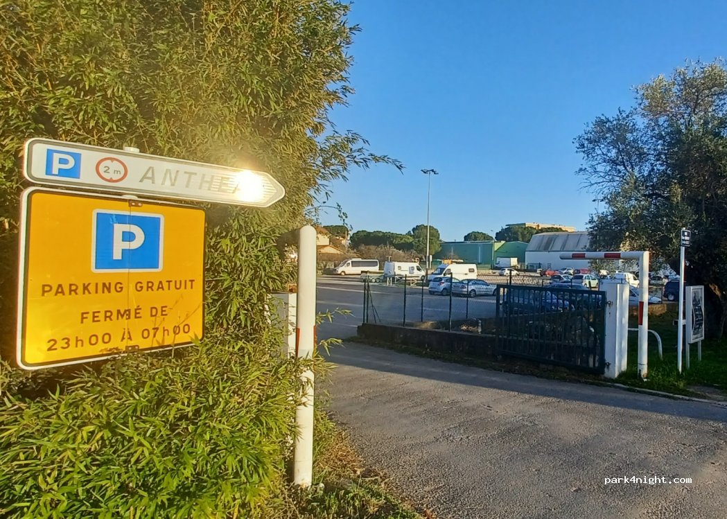 (06600) Antibes - 31 Avenue de Nice — foto