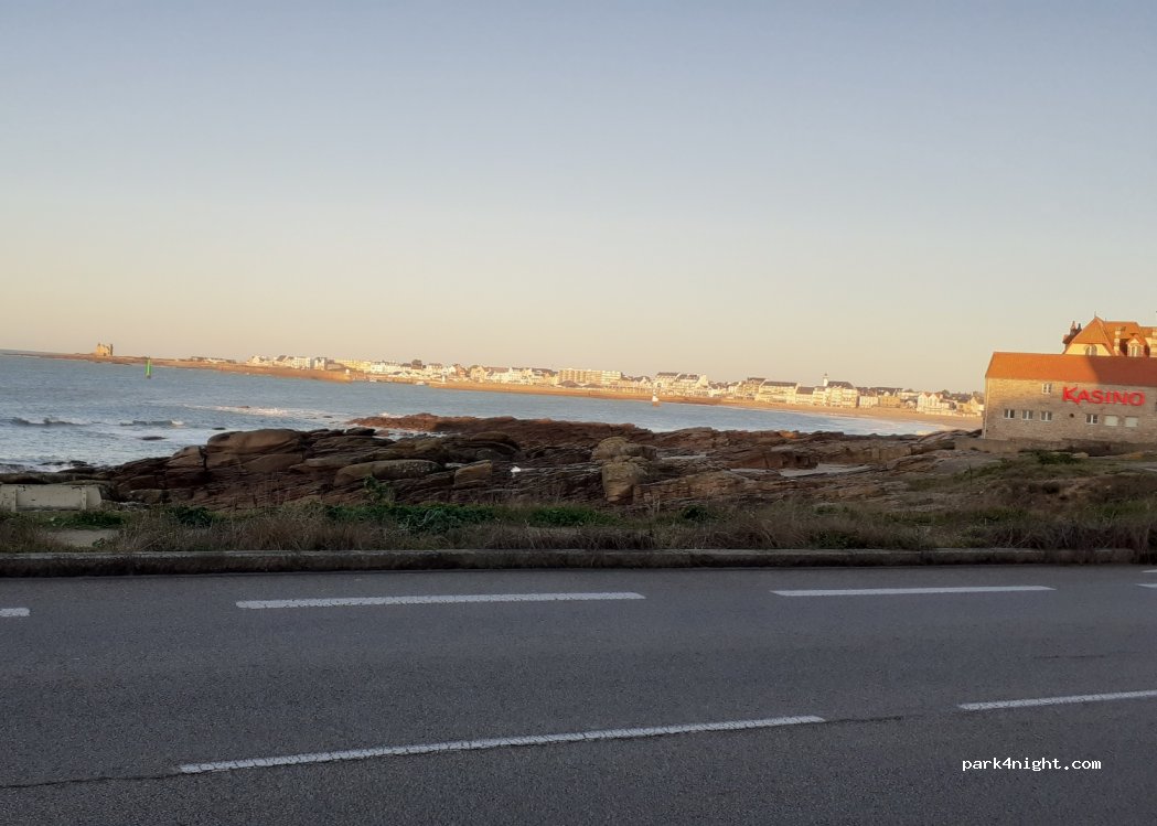 (56170) Quiberon - 2 Rue du Menhir Couche — foto