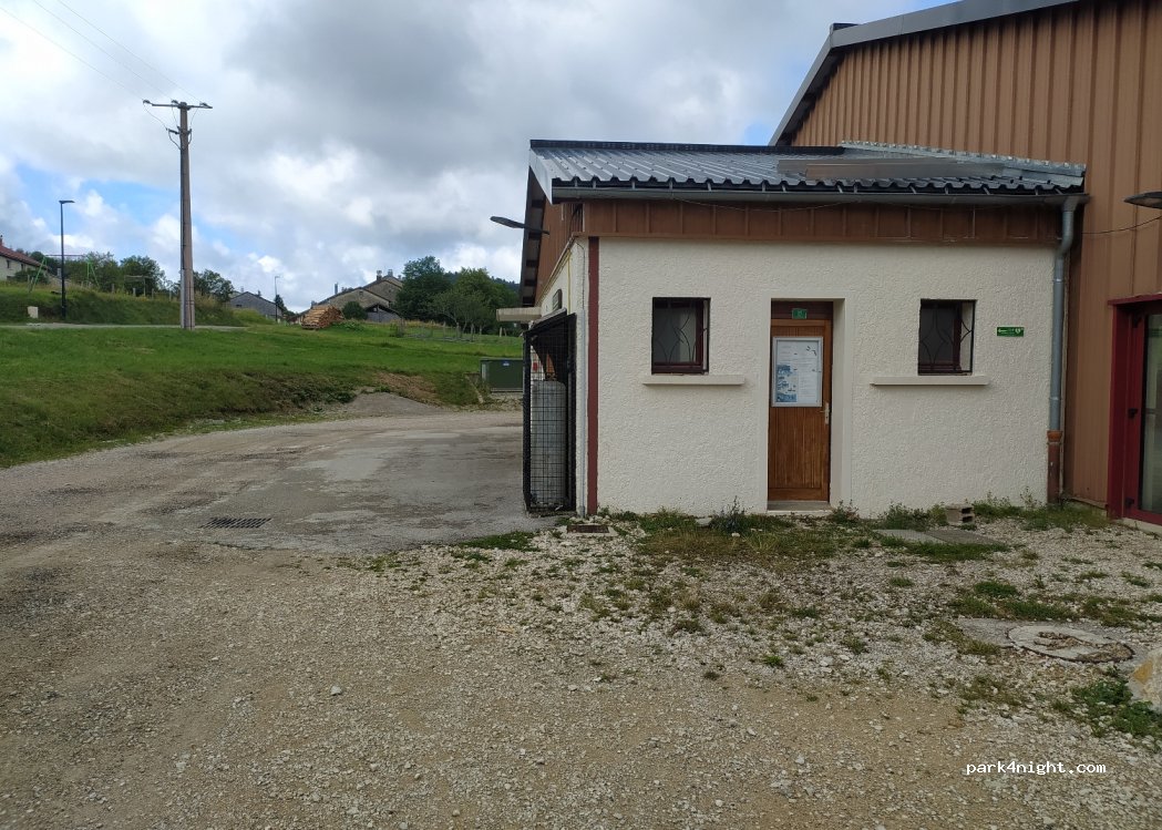 (39370) Les Bouchoux - Salle polyvalente — foto 3