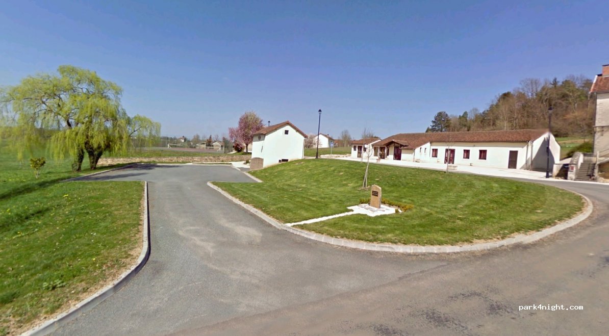 (24800) Nanthiat - Le Bourg — foto 2