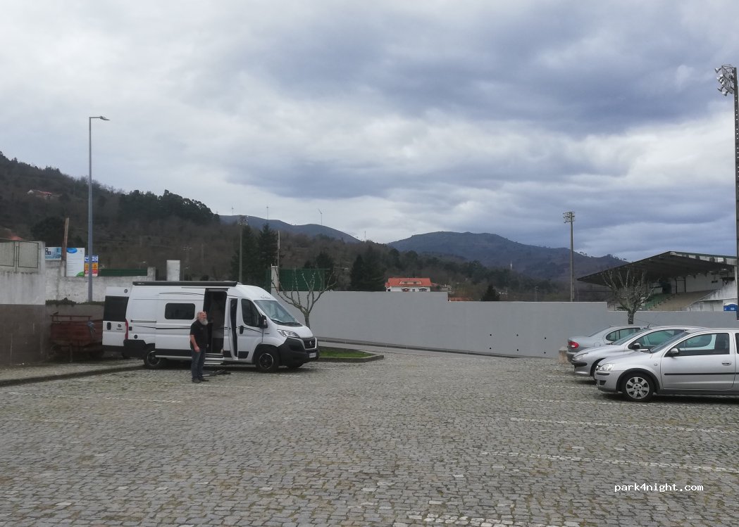 (4690) Cinfães - 23 Rua São Sebastião — foto 2