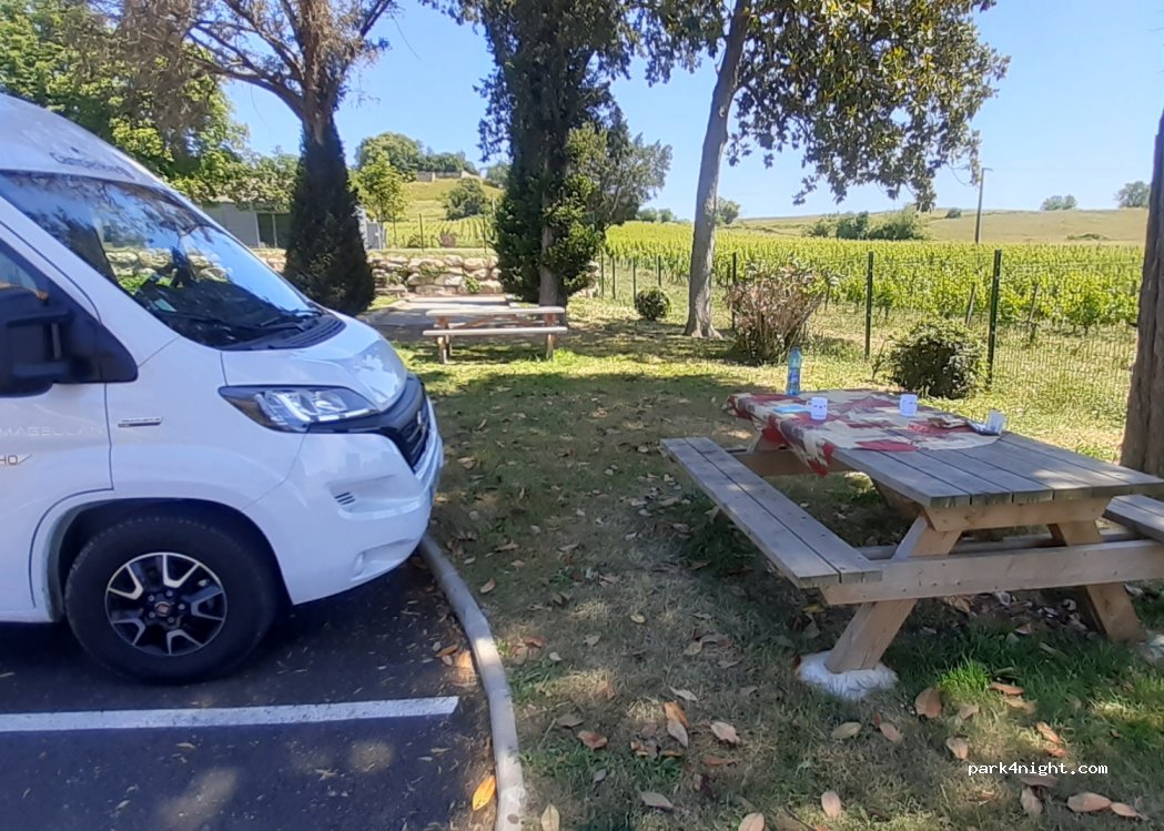 (33126) Fronsac - 4 Route de Libourne — foto