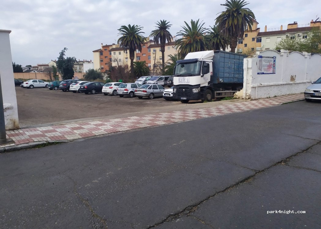 (14940) Cabra - 4 Avenida González Meneses — foto 3