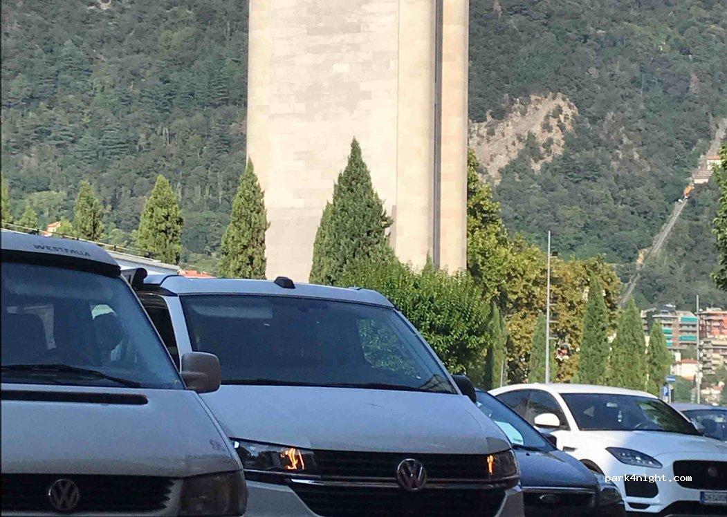 (22100) Como - 10 Viale Vittorio Veneto — foto 3