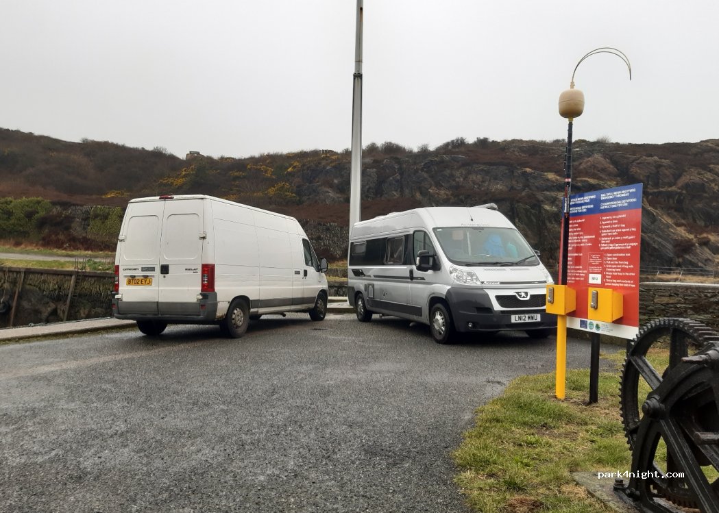 (LL68 9HE) Amlwch - 79 Pen Cei — foto