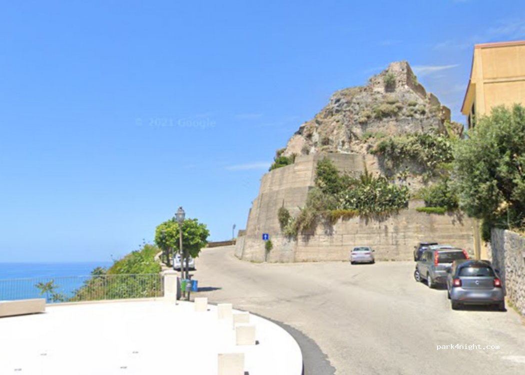 (87038) San Lucido - 3 Via Roma — foto 2
